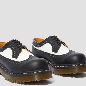 Dr. Martens Bex Smooth leather Brogue shoes sz 7